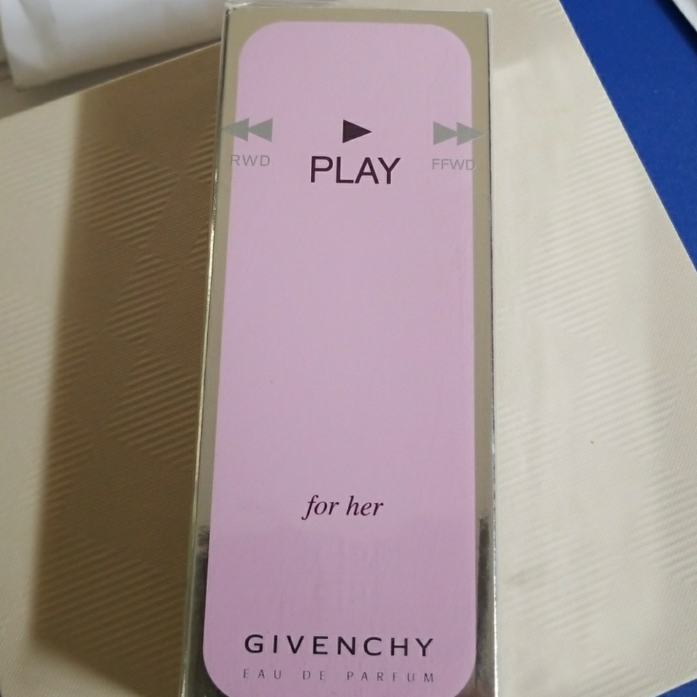 Play Givenchy
